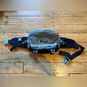Dakine Hot Laps 5L Hydration Hip Pack. Great condition.